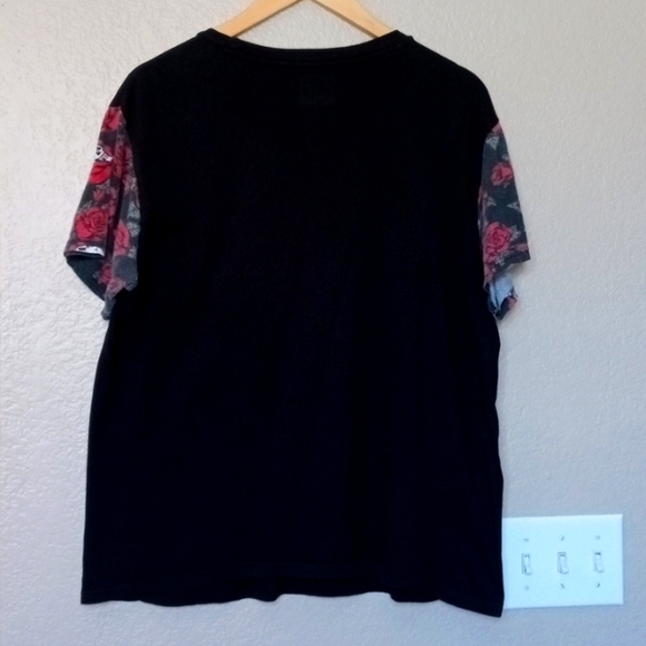 WXYZ | Mens | Skull and Rose's Short Sleeve Shirt - Picture 3 of 11